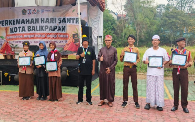 Semarak Hari Santri 2026: MAN Balikpapan Raih Juara 1 Baca Puisi di Perkemahan Santri Perdana